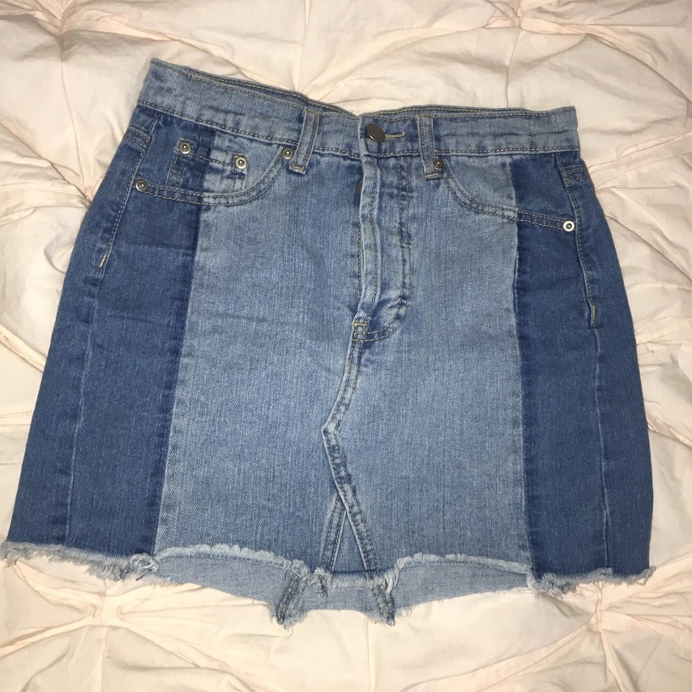 blue denim skirt !